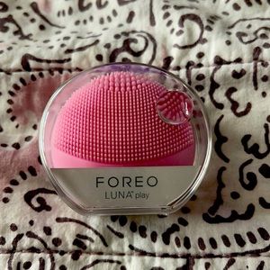Foreo: LUNA Play T-Sonic Facial Massager: NEW!!!